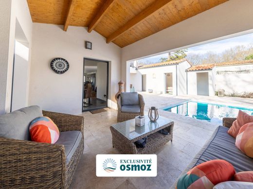 Luxus-Haus in Breuil-Magné, Charente-Maritime