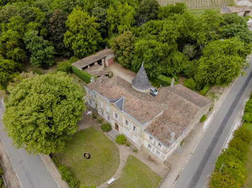 Замок, Saint-Émilion, Gironde