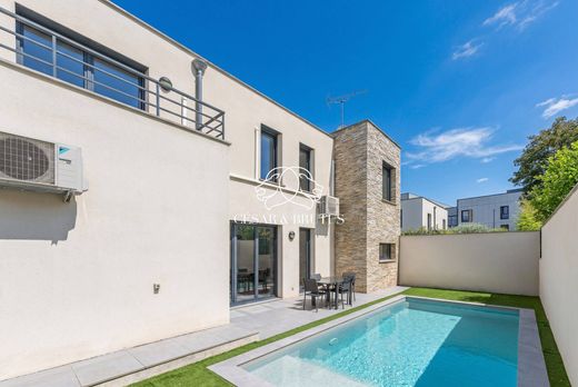 Luxury home in Chassieu, Rhône