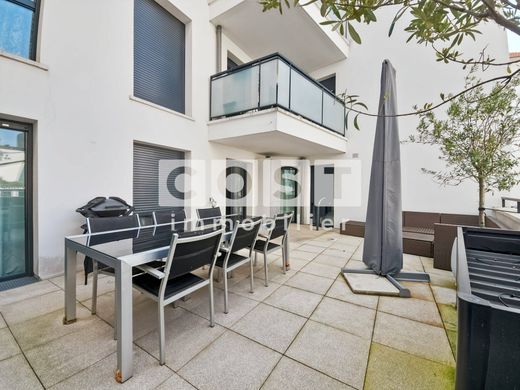 Apartment / Etagenwohnung in Asnières-sur-Seine, Hauts-de-Seine