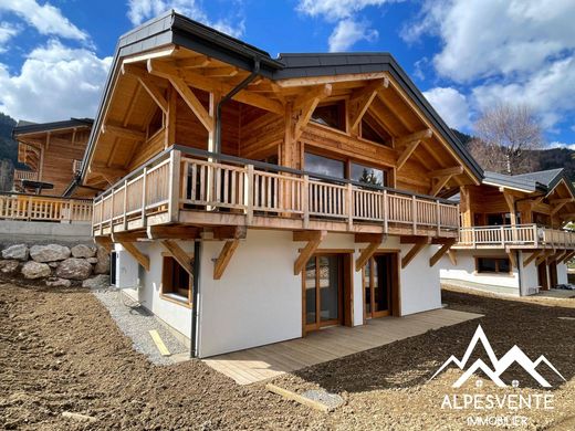 Luxe woning in Essert-Romand, Haute-Savoie
