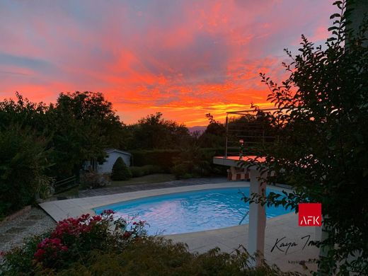 Luxus-Haus in Cranves-Sales, Haute-Savoie