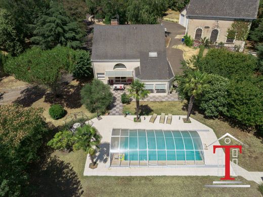 منزل ﻓﻲ Trélazé, Maine-et-Loire