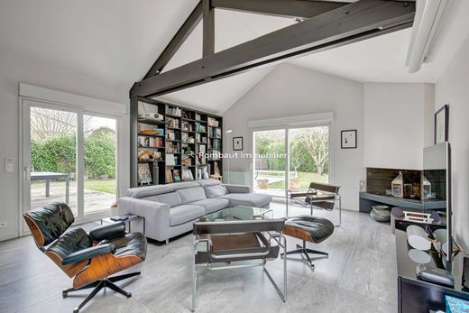 Casa di lusso a La Celle-Saint-Cloud, Yvelines