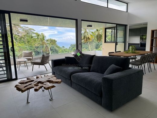 Luxury home in Faa'a, Îles du Vent