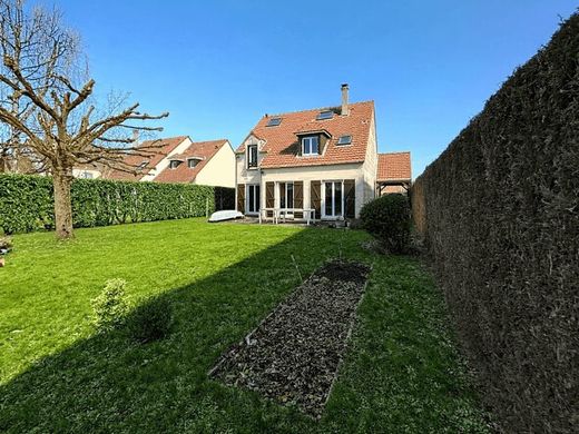 Luxury home in Toussus-le-Noble, Yvelines