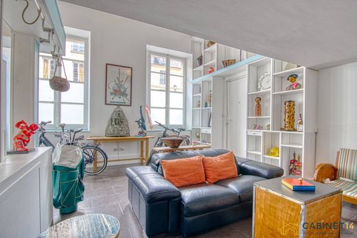 Apartment / Etagenwohnung in Versailles, Yvelines