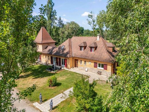 Luxury home in Galgon, Gironde