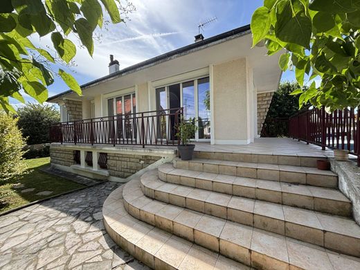 Luxury home in Chelles, Seine-et-Marne