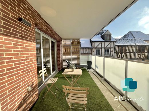 Apartment / Etagenwohnung in Rouen, Seine-Maritime