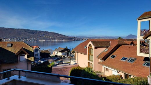 Apartment in Veyrier-du-Lac, Haute-Savoie