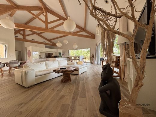 Luxury home in Laroque, Hérault