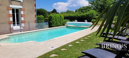 Luxus-Haus in Henrichemont, Cher