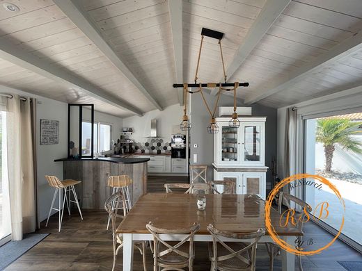 Luxury home in Saint-Martin-de-Ré, Charente-Maritime