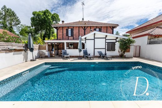 Luxury home in Herm, Landes