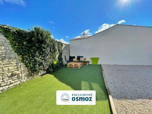 Luxus-Haus in Saint-Xandre, Charente-Maritime