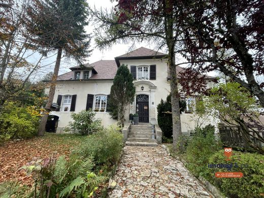 Luxe woning in Oye-et-Pallet, Doubs