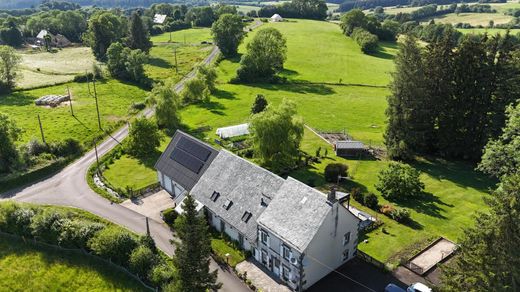 Элитный дом, Saint-Sauves-d'Auvergne, Puy-de-Dôme