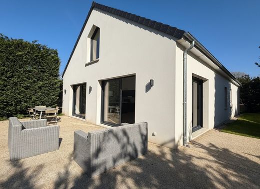 Luxury home in Montlignon, Val d'Oise