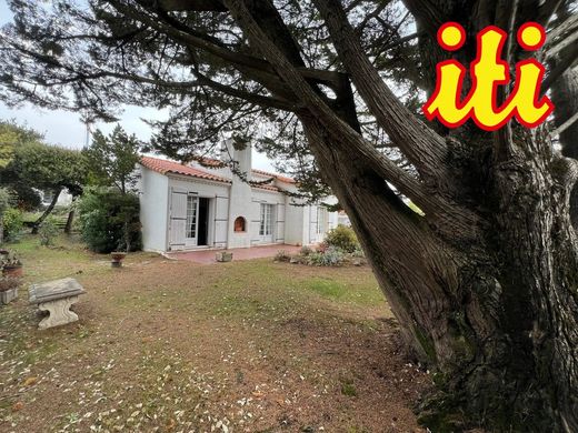 Luxus-Haus in Les Sables-d'Olonne, Vendée