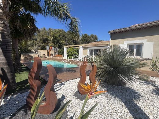 Luxury home in La Londe-les-Maures, Var