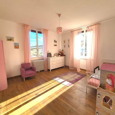 Элитный дом, Valserhône, Ain