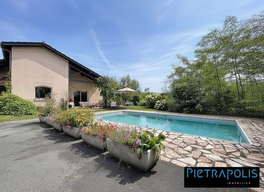 Luxury home in Cailloux-sur-Fontaines, Rhône