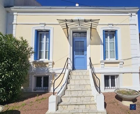Luxus-Haus in Saint-Georges-de-Didonne, Charente-Maritime
