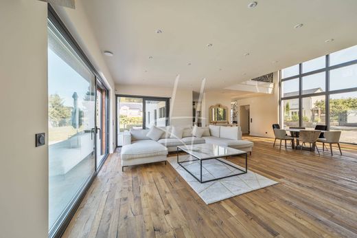 Luxury home in Pournoy-la-Grasse, Moselle
