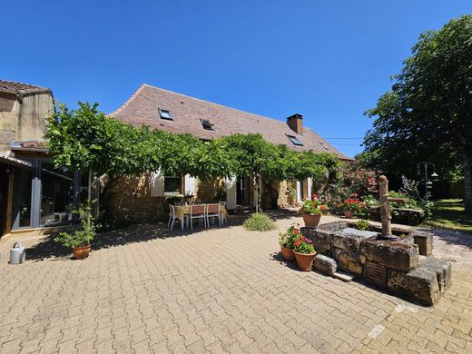 Luxury home in Cours-de-Pile, Dordogne