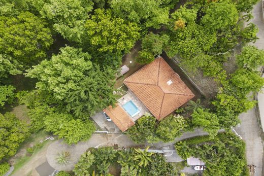 Luxury home in Le François, Martinique