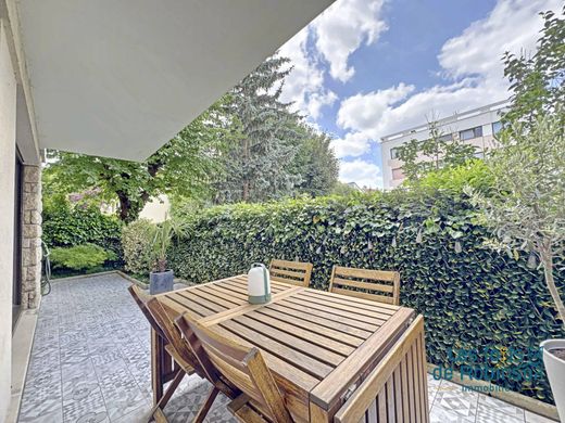 Apartment in Rueil-Malmaison, Hauts-de-Seine
