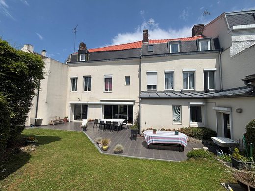 Luxury home in Valenciennes, North