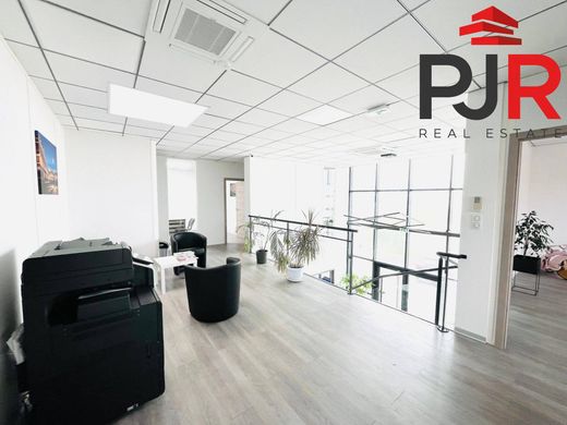 Office in Fléville-devant-Nancy, Meurthe et Moselle