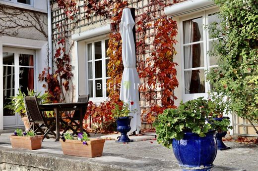 Πολυτελή κατοικία σε Chinon, Indre-et-Loire