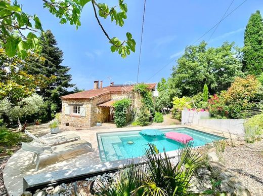 Casa di lusso a Saint-Paul-en-Forêt, Var