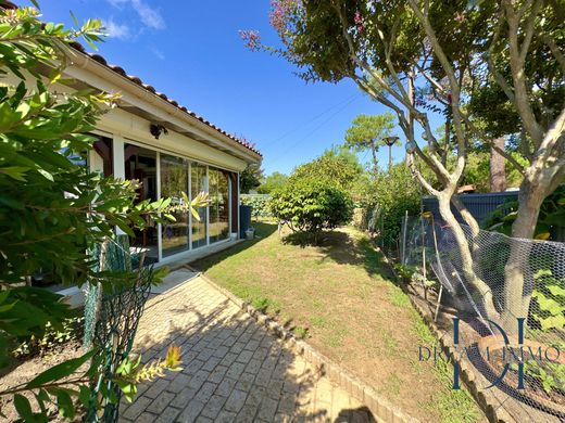 Casa di lusso a Vieux-Boucau-les-Bains, Landes