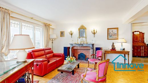 Apartment in Versailles, Yvelines