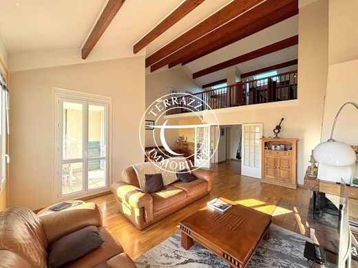 Apartment / Etagenwohnung in Louveciennes, Yvelines