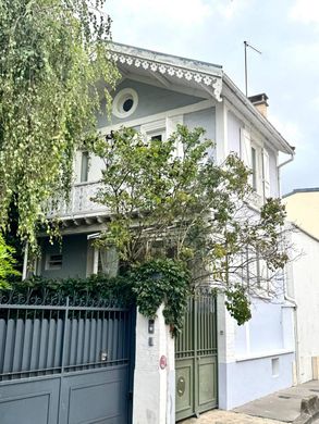 Courbevoie, Hauts-de-Seineの高級住宅