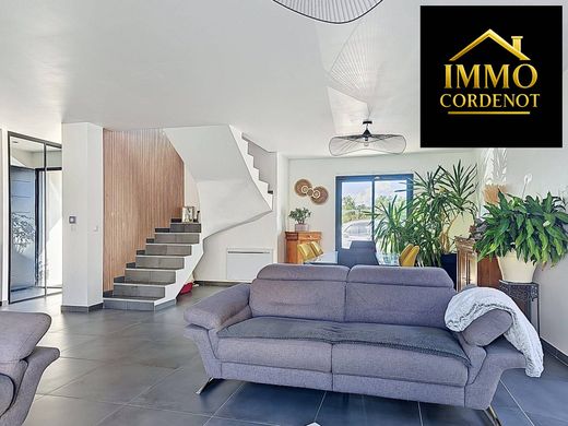 Luxury home in Rocbaron, Var