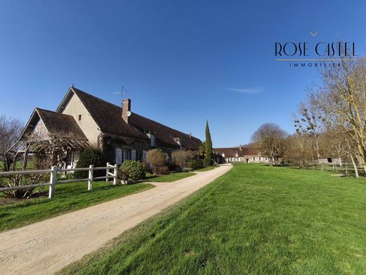 Casa di lusso a Cloyes-sur-le-Loir, Eure-et-Loir