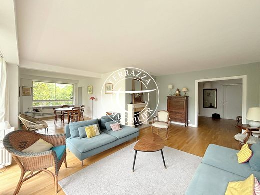 Apartment / Etagenwohnung in Louveciennes, Yvelines