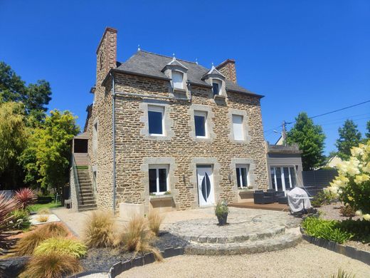 Luxury home in Pleslin-Trigavou, Côtes-d'Armor