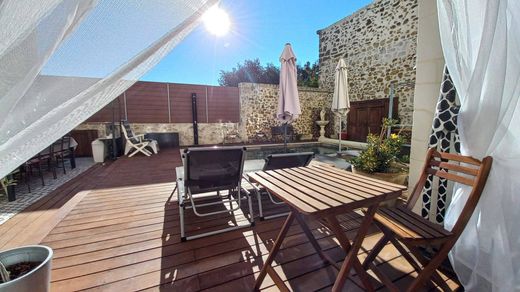 Элитный дом, Le Pouget, Hérault