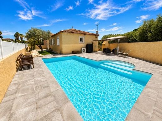 Lüks ev Loupian, Hérault