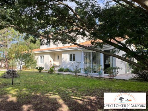 Casa di lusso a Saint-Augustin, Charente-Maritime