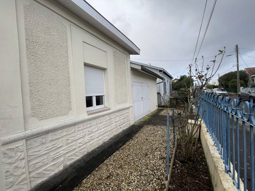 Luxury home in Le Bouscat, Gironde