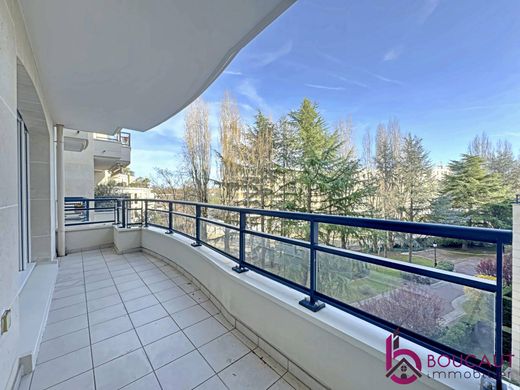 Appartement à Le Plessis-Robinson, Hauts-de-Seine