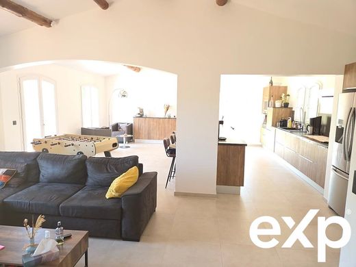 منزل ﻓﻲ Solliès-Ville, Var